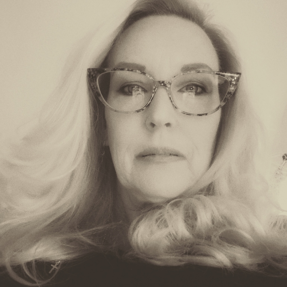 Meet your Posher, Cynthia